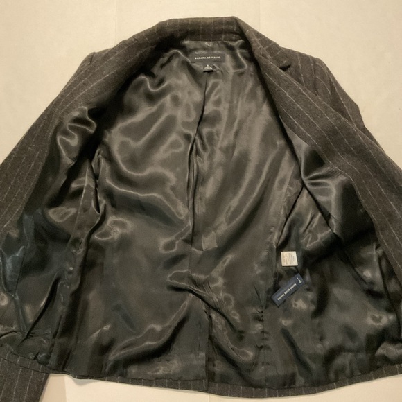Banana Republic Charcoal‎ Pinstripe Blazer - Picture 6 of 9